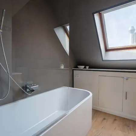 Apartment Searise With Lateral Sea View & Parking By Interhome